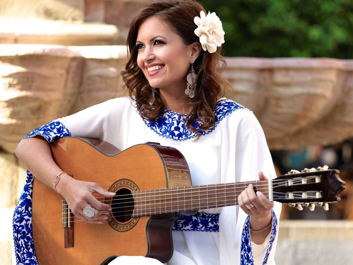 FarahSirajWEB-ezgif.com-jpg-to